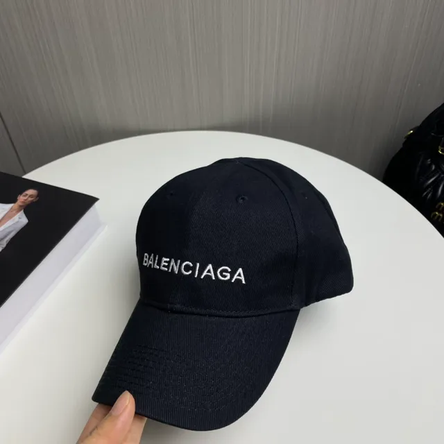 Balenciaga Logo Cap أسود أبيض بناء ستة ألواح مطرزة قبعة بيسبول 4
