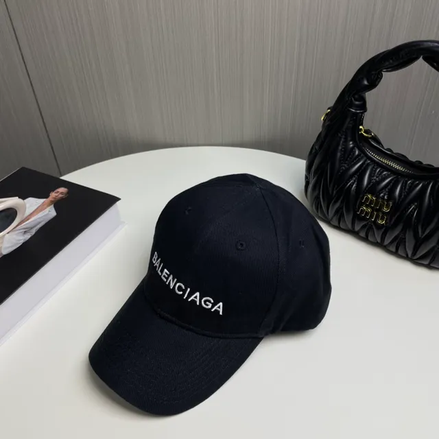 Balenciaga Logo Cap أسود أبيض بناء ستة ألواح مطرزة قبعة بيسبول 7