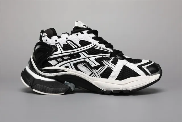 Balenciaga Runner Chaussures noires et blanches chunky 8