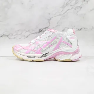 Balenciaga Runner حذاء رياضي أبيض ووردي chunky