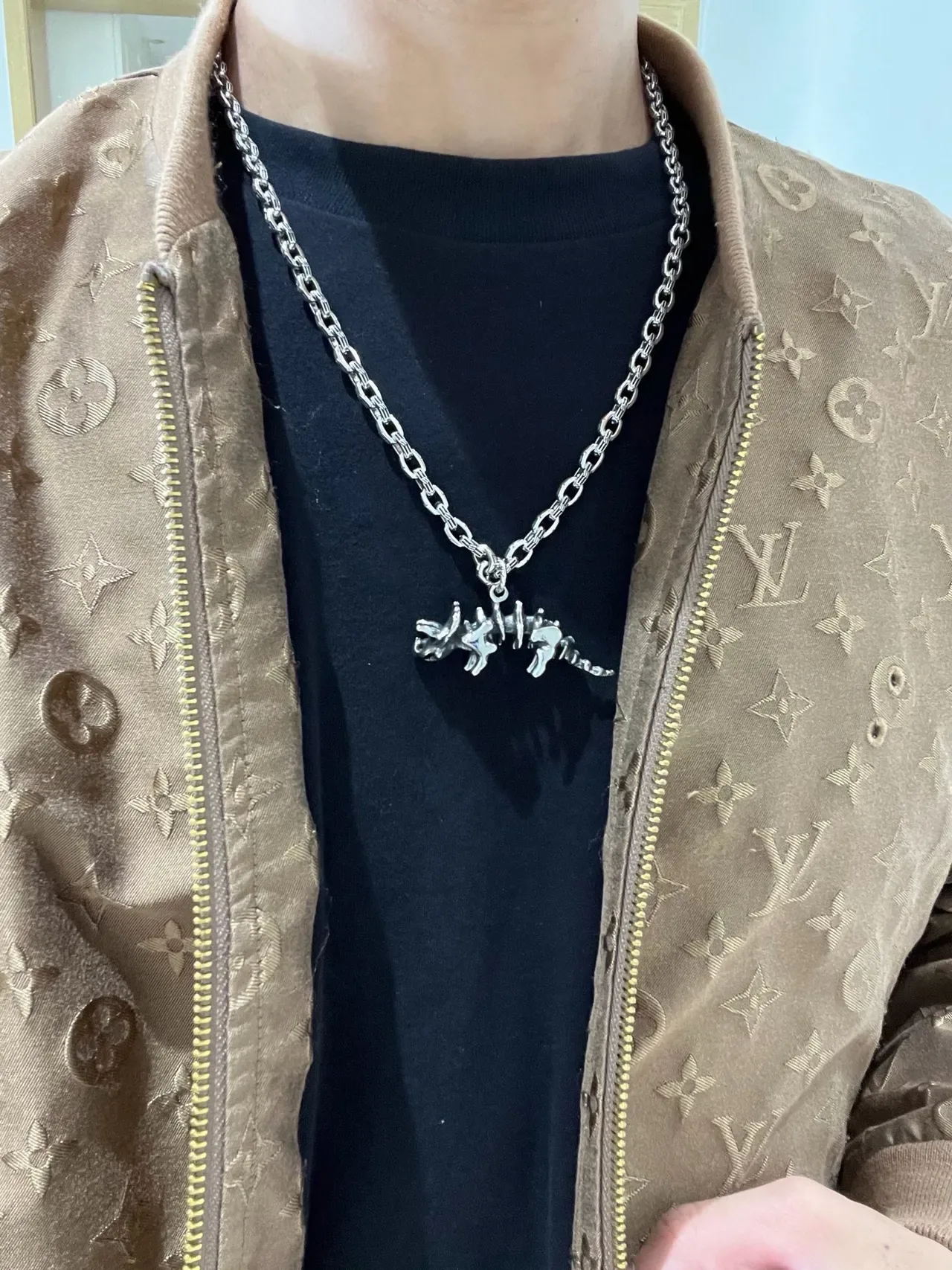 Balenciaga Collier Chaîne à maillons lourds Pendentif animal sculpté Bleu Argent 3