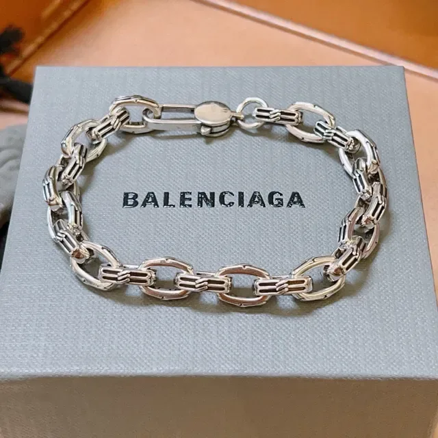 Balenciaga Pulseira Corrente Grossa com Links Prata Metal Polido 3