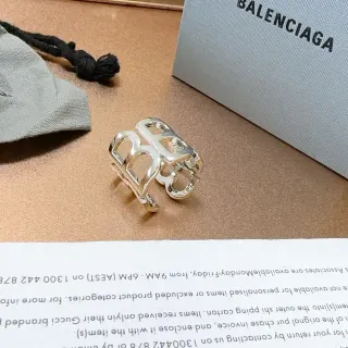 Balenciaga Anel Prata Motivo Logo Geométrico Metal Polido
