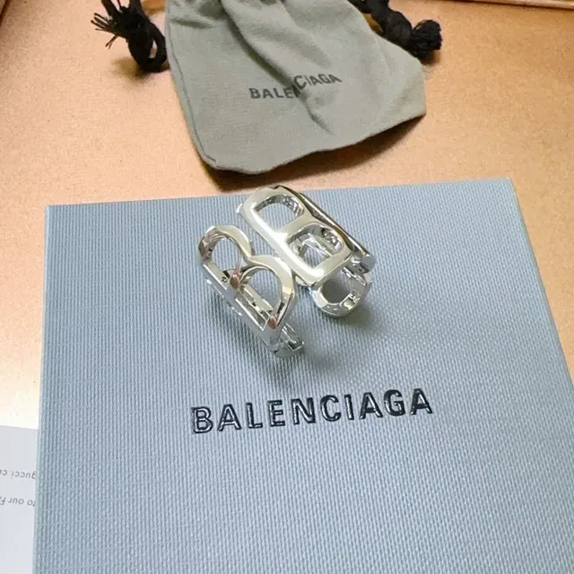 Balenciaga Anel Prata Motivo Logo Geométrico Metal Polido 4