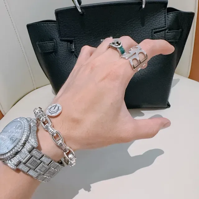 Balenciaga Anel Prata Motivo Logo Geométrico Metal Polido 5