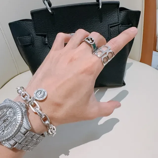 Balenciaga Anel Prata Motivo Logo Geométrico Metal Polido 9