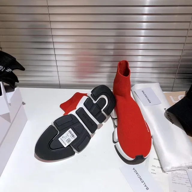 Balenciaga Speed Trainer rouge blanc noir sneakers lifestyle 3