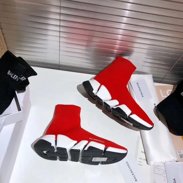 Balenciaga Speed Trainer rouge blanc noir sneakers lifestyle 8