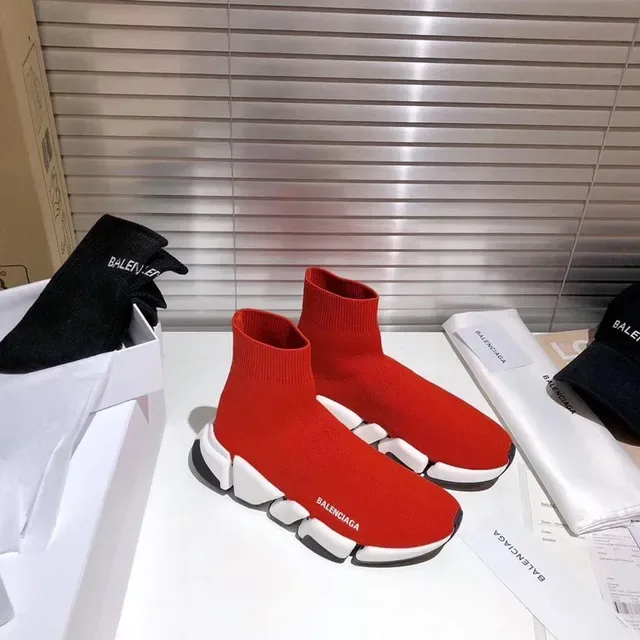 Balenciaga Speed Trainer rouge blanc noir sneakers lifestyle 9