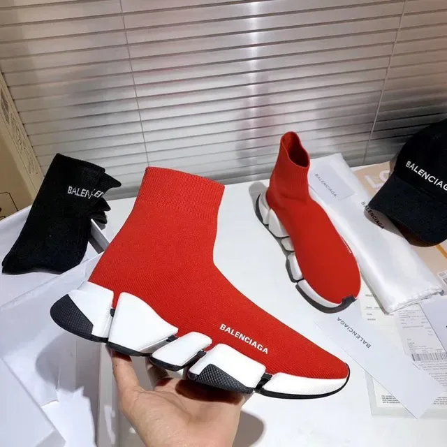 Balenciaga Speed Trainer rouge blanc noir sneakers lifestyle 10