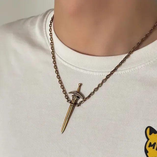 Balenciaga Collier Pendentif Épée Métal Doré 6