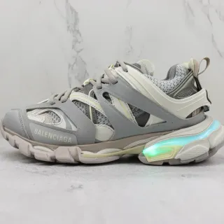 Balenciaga Track Trainer رمادي وكريمي حذاء رياضي سميك