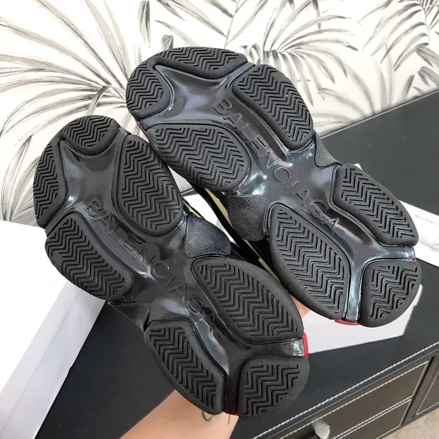 Balenciaga Triple S Noir Gris Rouge Crème Sneakers Chunky 3