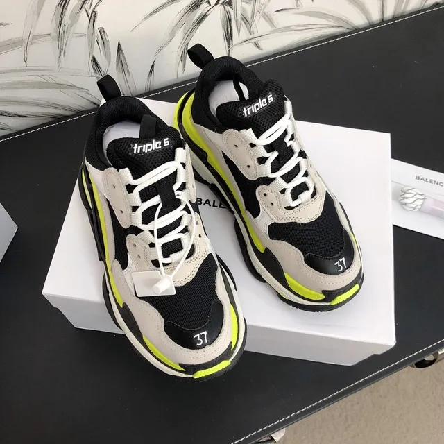 Balenciaga Triple S tênis chunky pretos brancos amarelos neón 2