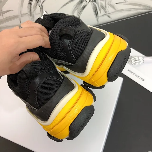 Balenciaga Triple S Sneakers noires et jaunes chunky 4