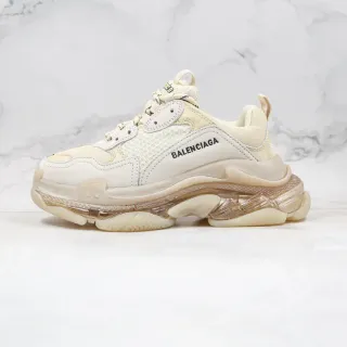 Balenciaga Triple S Off-White كانكي سنيكرز