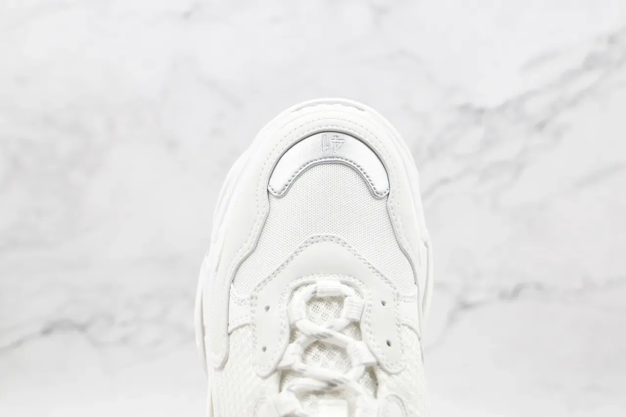 Balenciaga Triple S Chaussures Chunky Blanches et Grises 5