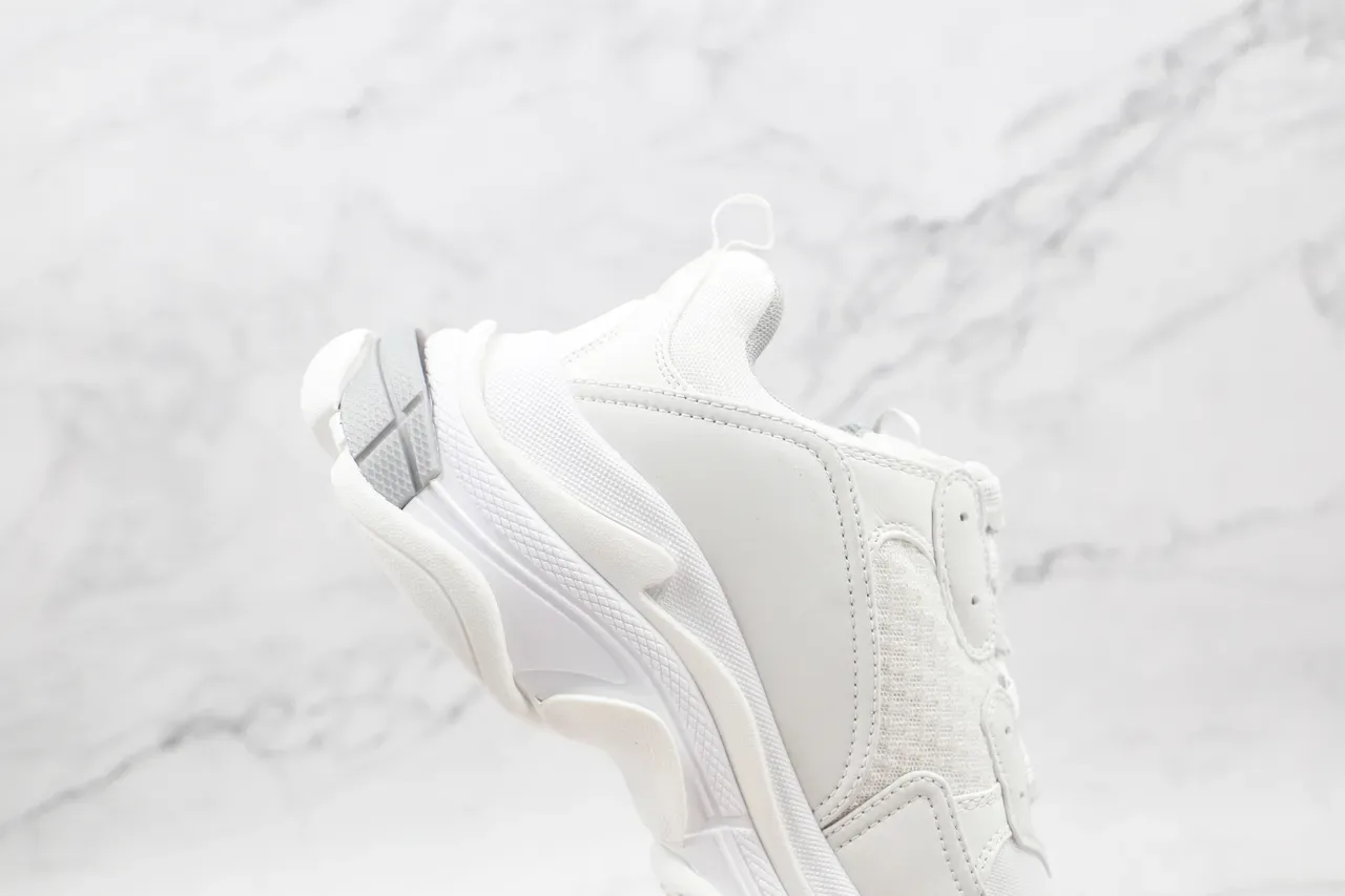 Balenciaga Triple S Chaussures Chunky Blanches et Grises 6