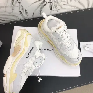 Balenciaga Triple S حذاء رياضي سميك أبيض رمادي أصفر