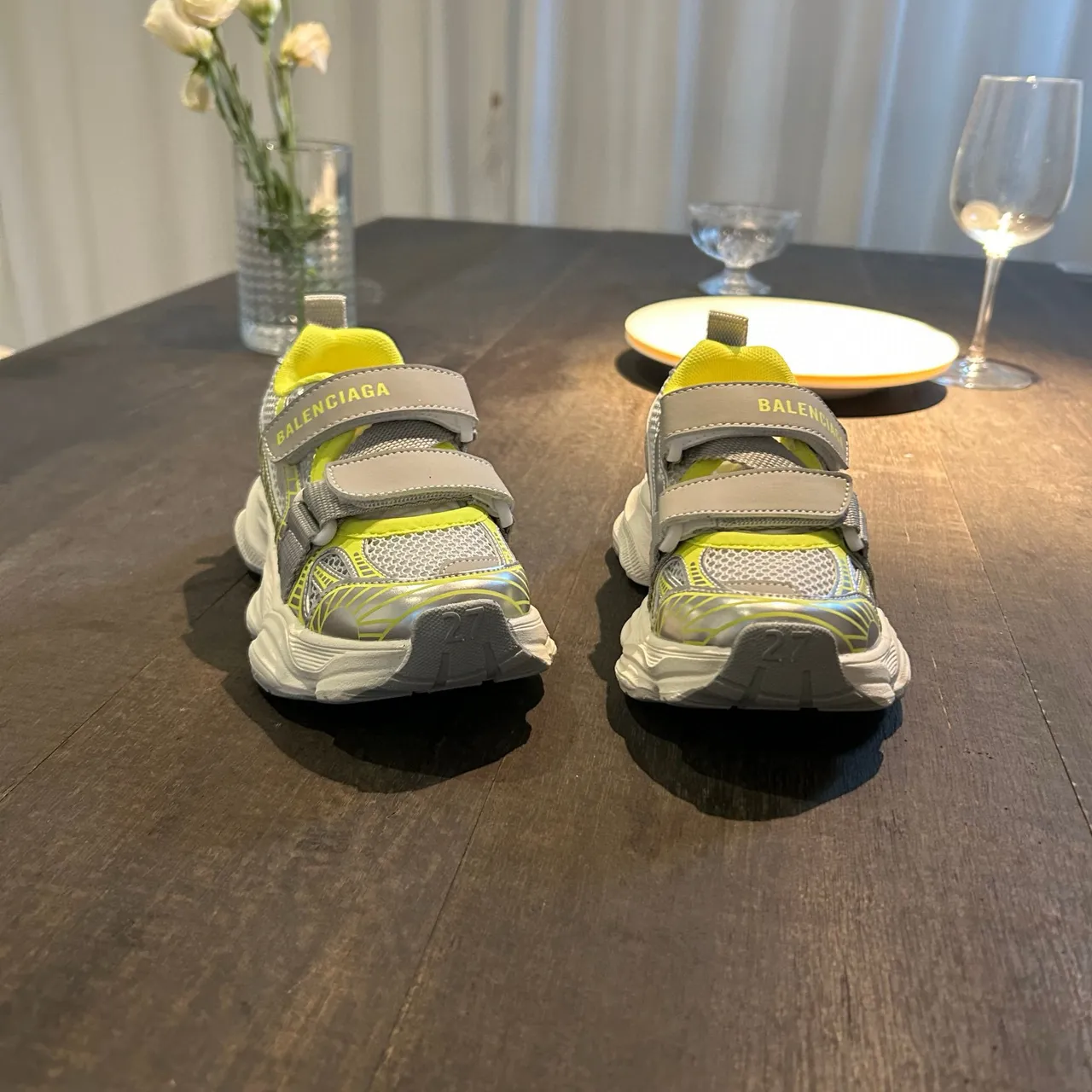 Balenciaga sneakers blanches à semelle rose, upper en maille, chunky sneakers 12