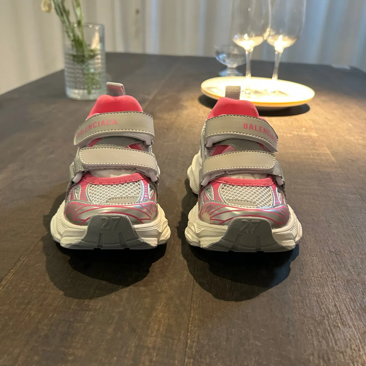 Balenciaga sneakers blanches à semelle rose, upper en maille, chunky sneakers 20