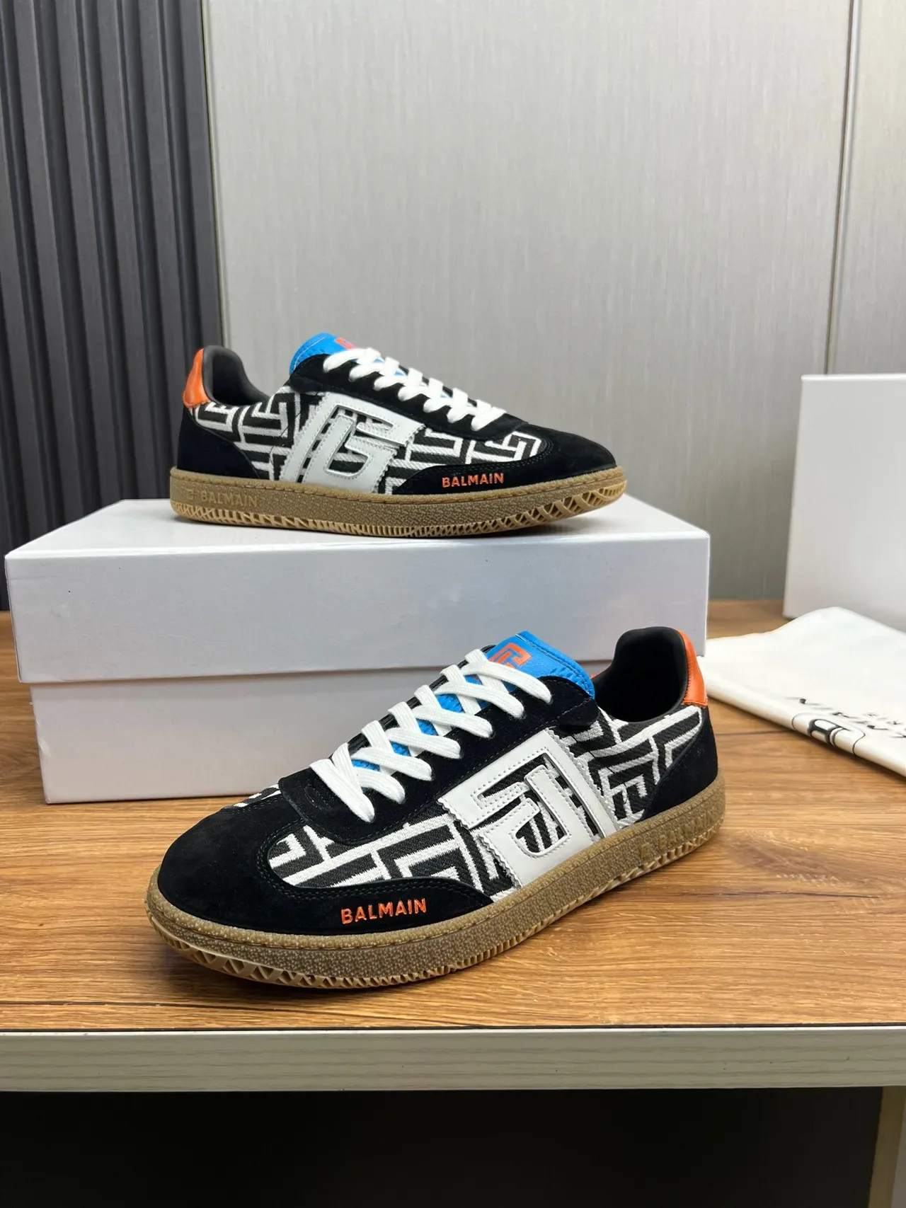Balmain B-Court Monogram Noir Blanc Orange Gomme Lifestyle Sneakers 2