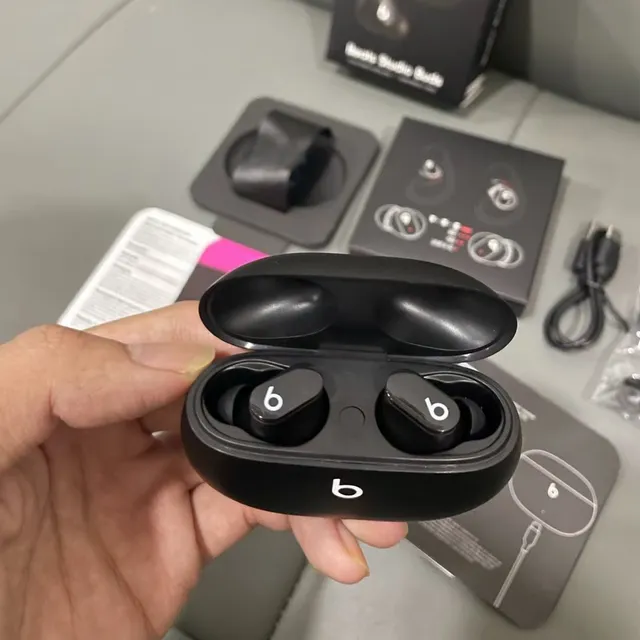 Beats Studio Buds Black Red White TWS Earbuds 4
