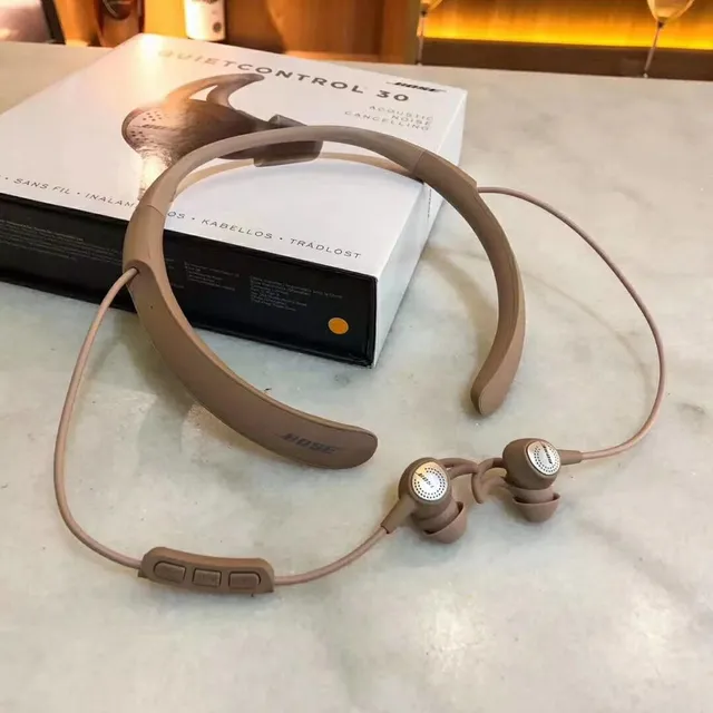 Bose QuietControl 30 Black Wireless Sports Earphones 7