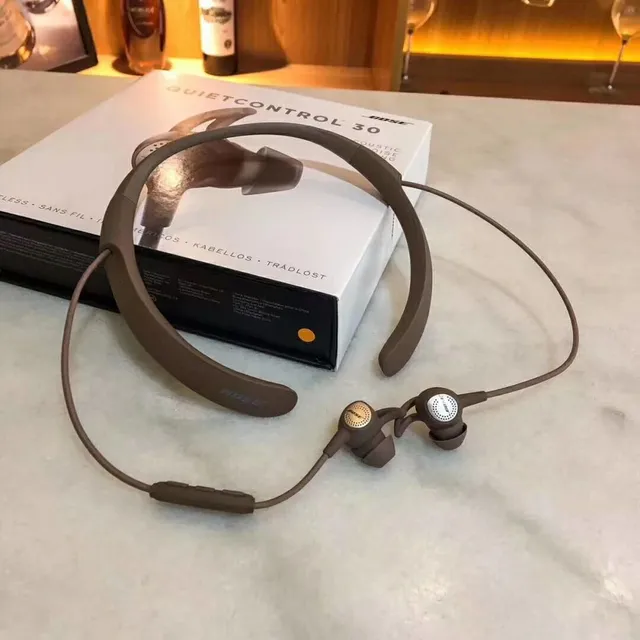 Bose QuietControl 30 Black Wireless Sports Earphones 8