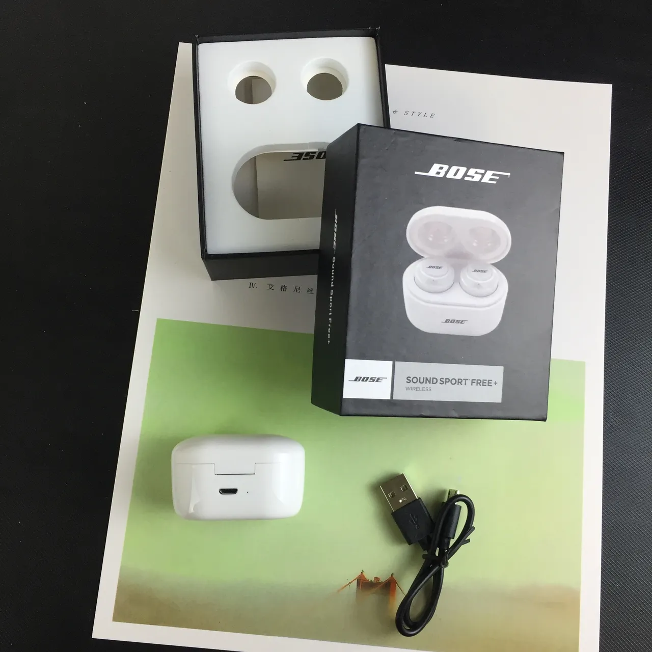 Bose SoundSport Free+ Branco Azul Compacto Arredondado Plano Superior Superfície de Controle TWS Fones de Ouvido 3