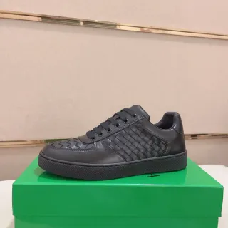 Bottega Veneta Cassette أسود Intrecciato جلد منسوج حذاء أسلوب حياة