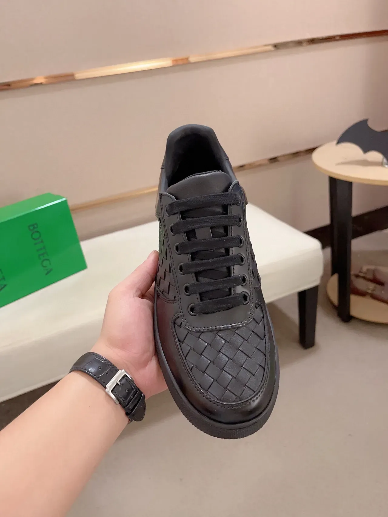 Bottega Veneta Cassette Noir Intrecciato Cuir Tressé Sneaker Lifestyle 2