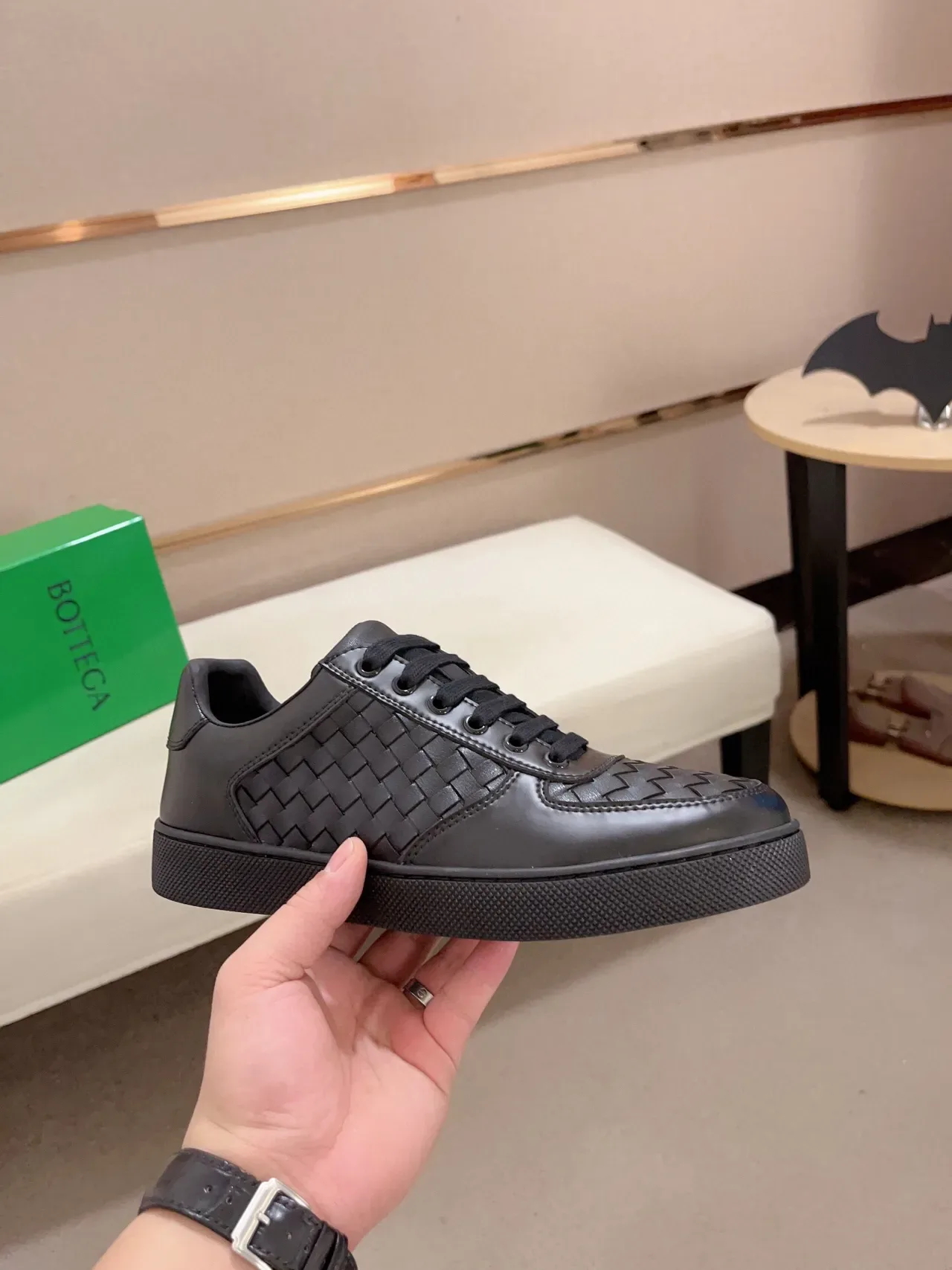 Bottega Veneta Cassette Noir Intrecciato Cuir Tressé Sneaker Lifestyle 4