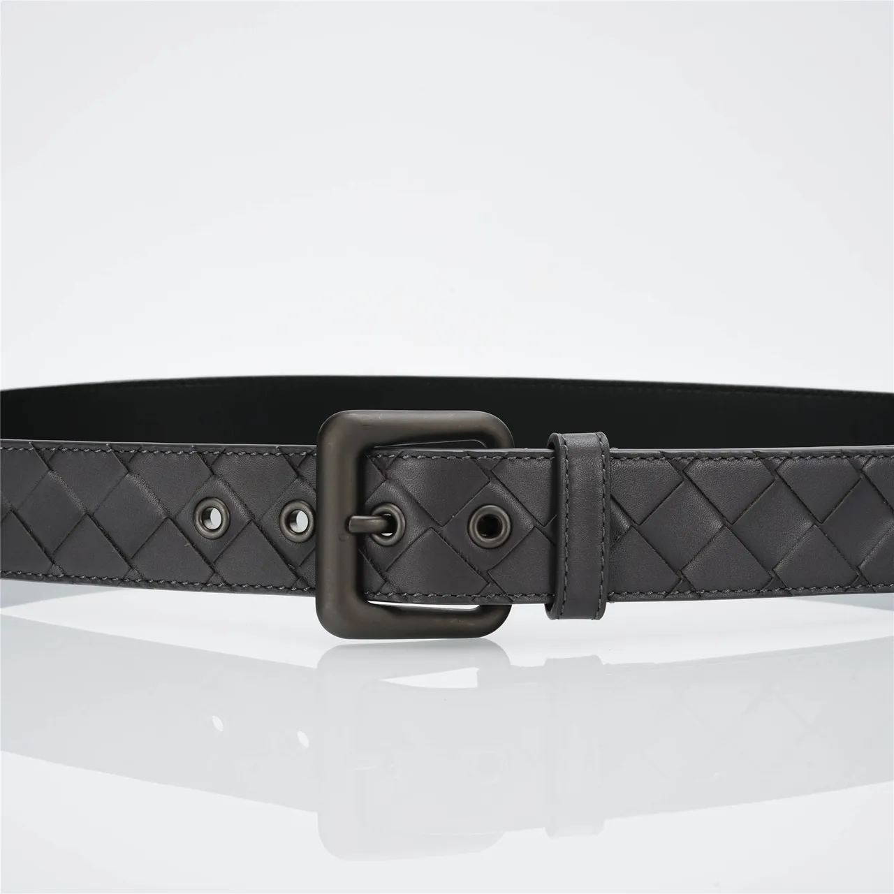 Bottega Veneta Cassette Intrecciato Ceinture en cuir gris 8