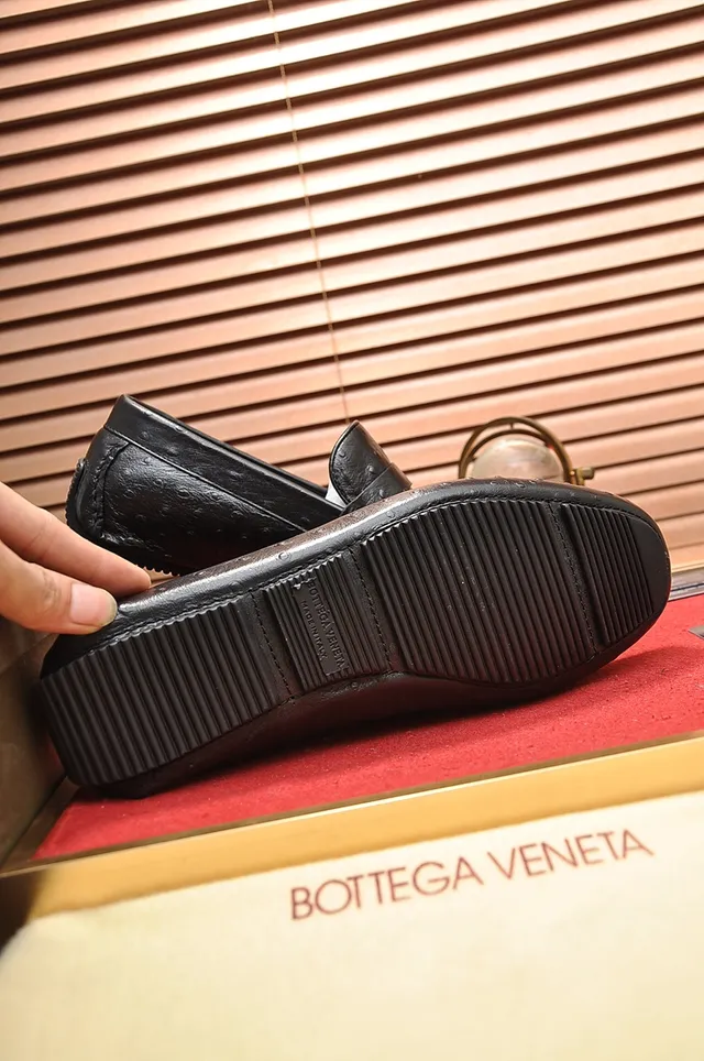 Bottega Veneta Penny Loafer Chaussures Noires en Cuir Texturé à enfiler 3