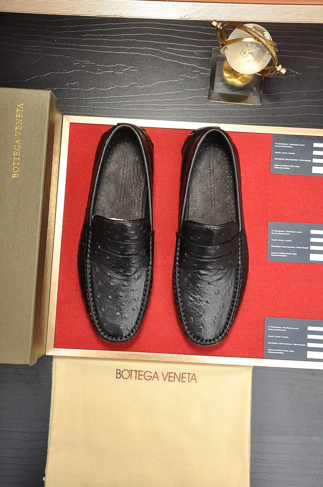 Bottega Veneta Penny Loafer Chaussures Noires en Cuir Texturé à enfiler 5