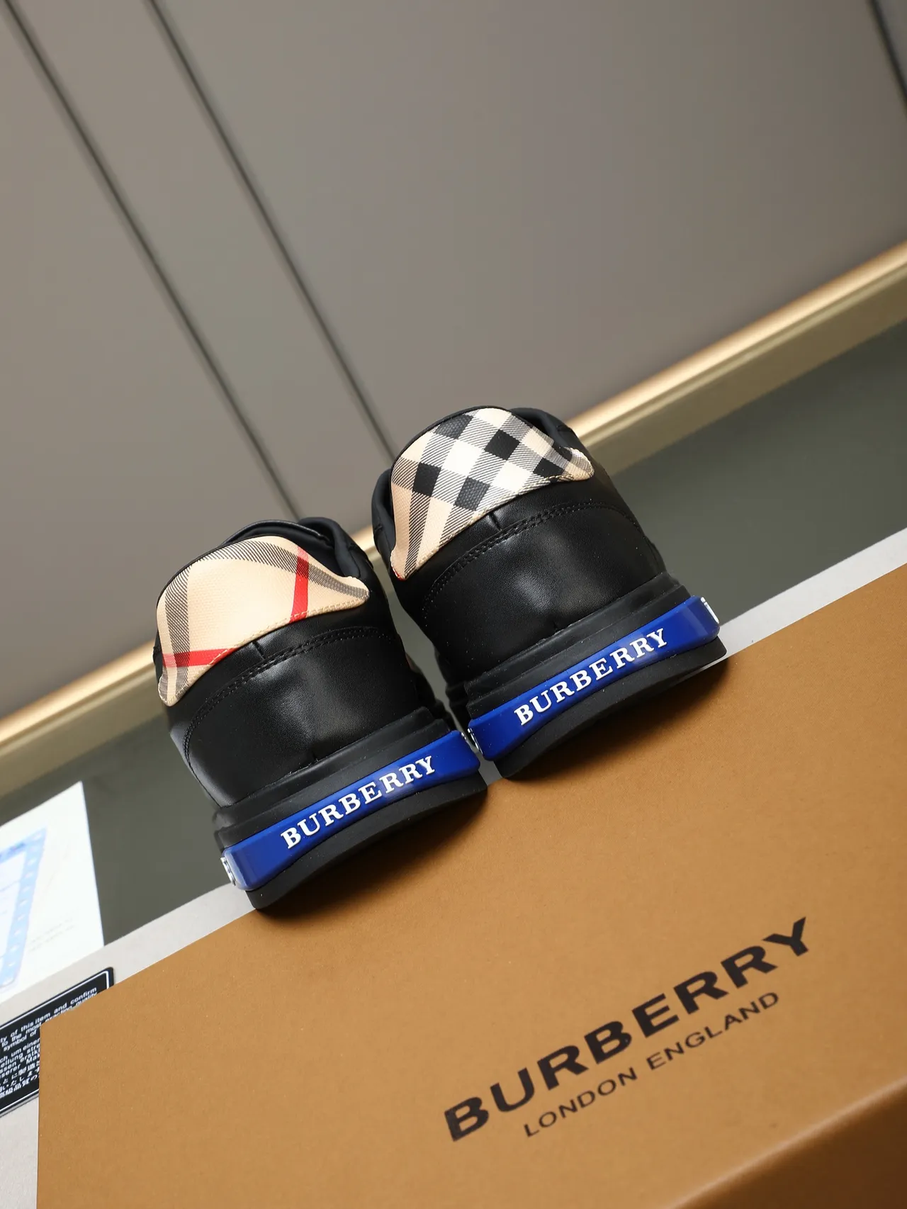 Burberry Preto Azul Couro Superior Painel de Casa Check Estilo Sneakers Lifestyle 3