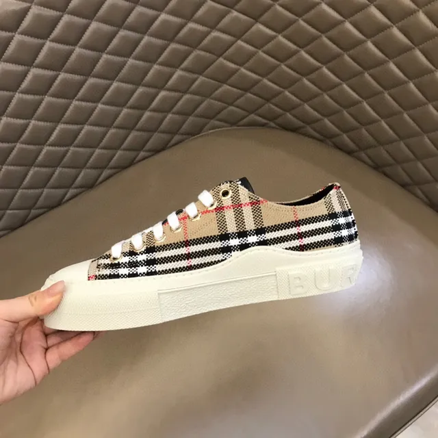Burberry Check Pattern Low-Top Platform Lifestyle Sneakers 3
