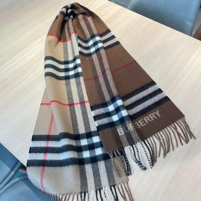Burberry Classic Check وشاح بني بيج أسود أبيض الكشمير 3