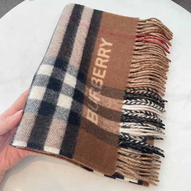 Burberry Classic Check وشاح بني بيج أسود أبيض الكشمير 4