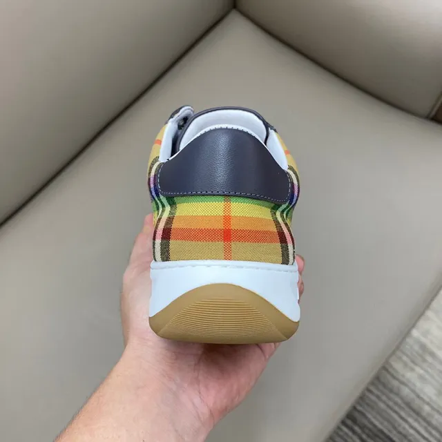Burberry Gris Multicolore Baskets Basses Hybrides Cuir-Suede Style de Vie 3