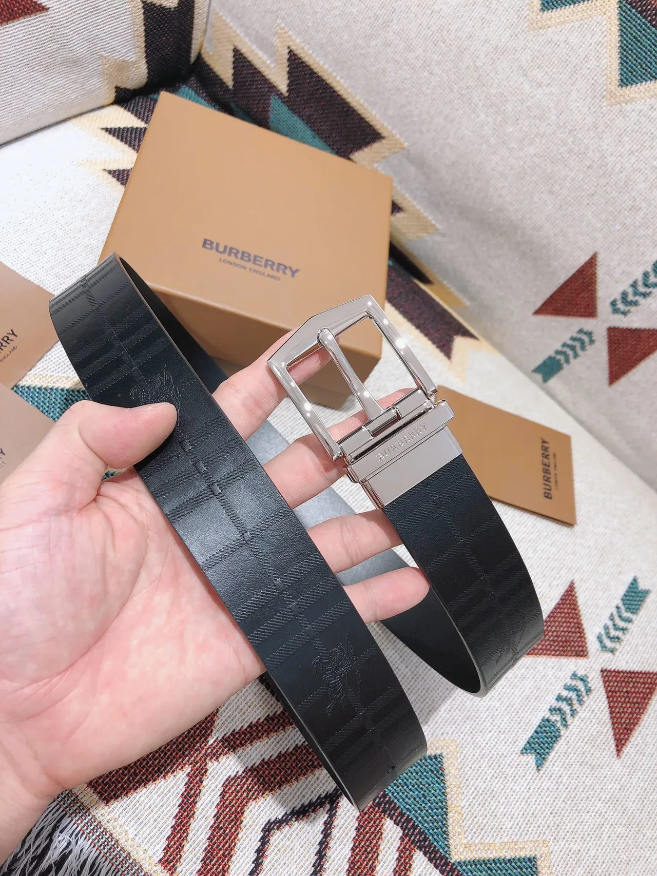 Burberry Knight Reversible Black Leather Belt 2