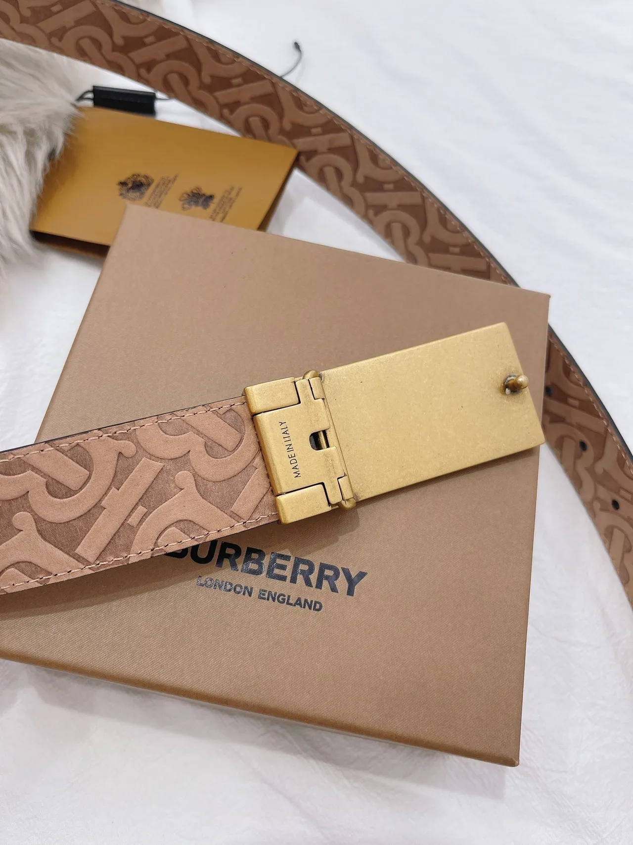 Burberry Knight উল্টানো যোগ্য Monogram কালো চামড়ার বেল্ট 4