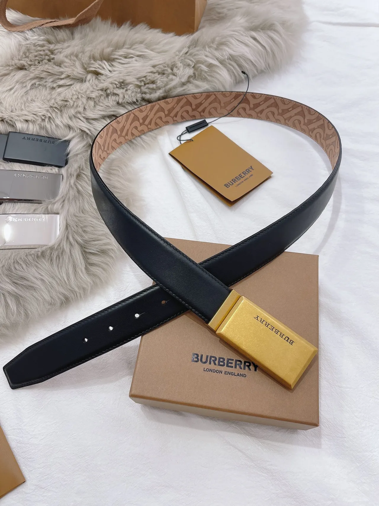 Burberry Knight উল্টানো যোগ্য Monogram কালো চামড়ার বেল্ট 6