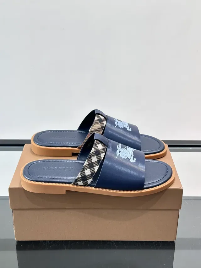 Burberry Knight Slide White Black Single-Strap Equestrian Logo Slippers 12