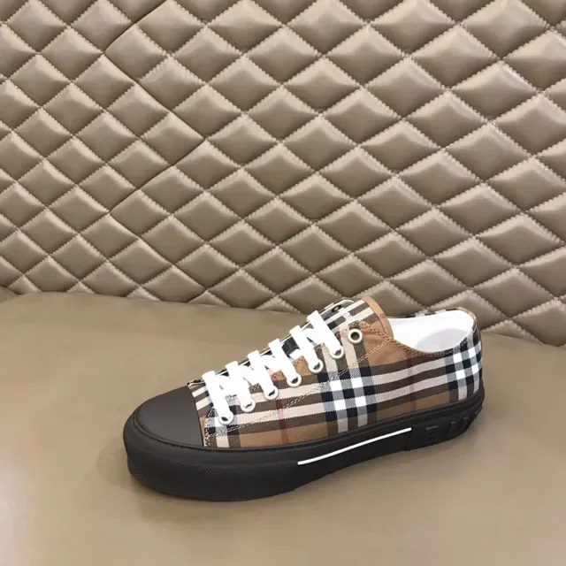 Burberry Knight Vintage Check Sneakers Plateforme Lifestyle 1