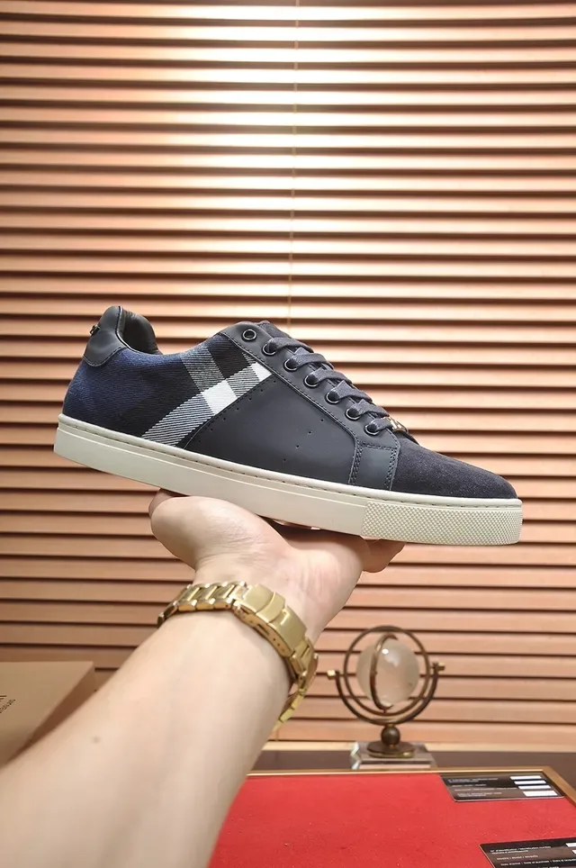 Burberry Navy Suede et House Check Lifestyle Sneakers 4