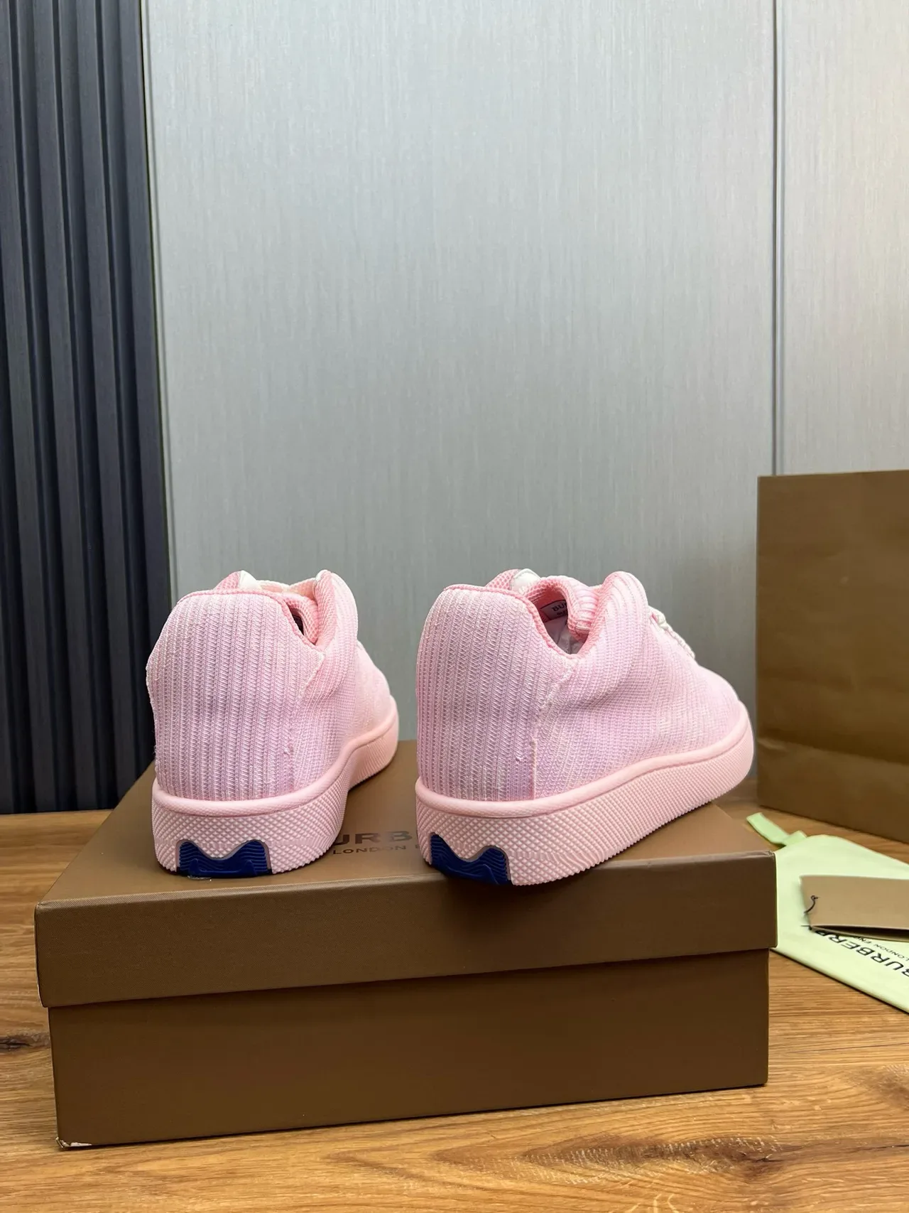 Burberry Tricô Canelado Rosa Sneaker Lifestyle 6
