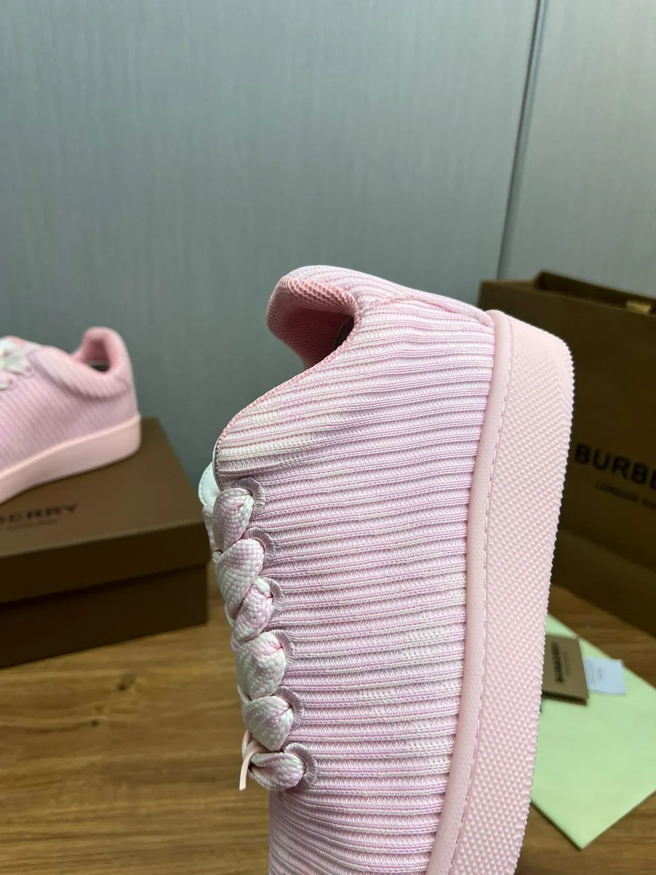 Burberry Tricô Canelado Rosa Sneaker Lifestyle 8