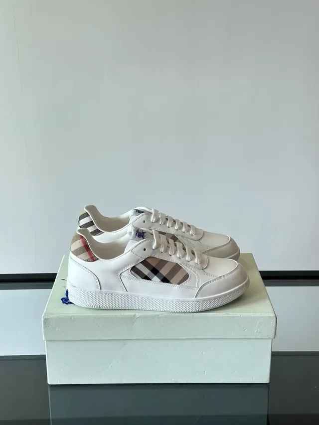 Burberry 白多色皮革鞋面 House Check 侧板 生活方式运动鞋 1